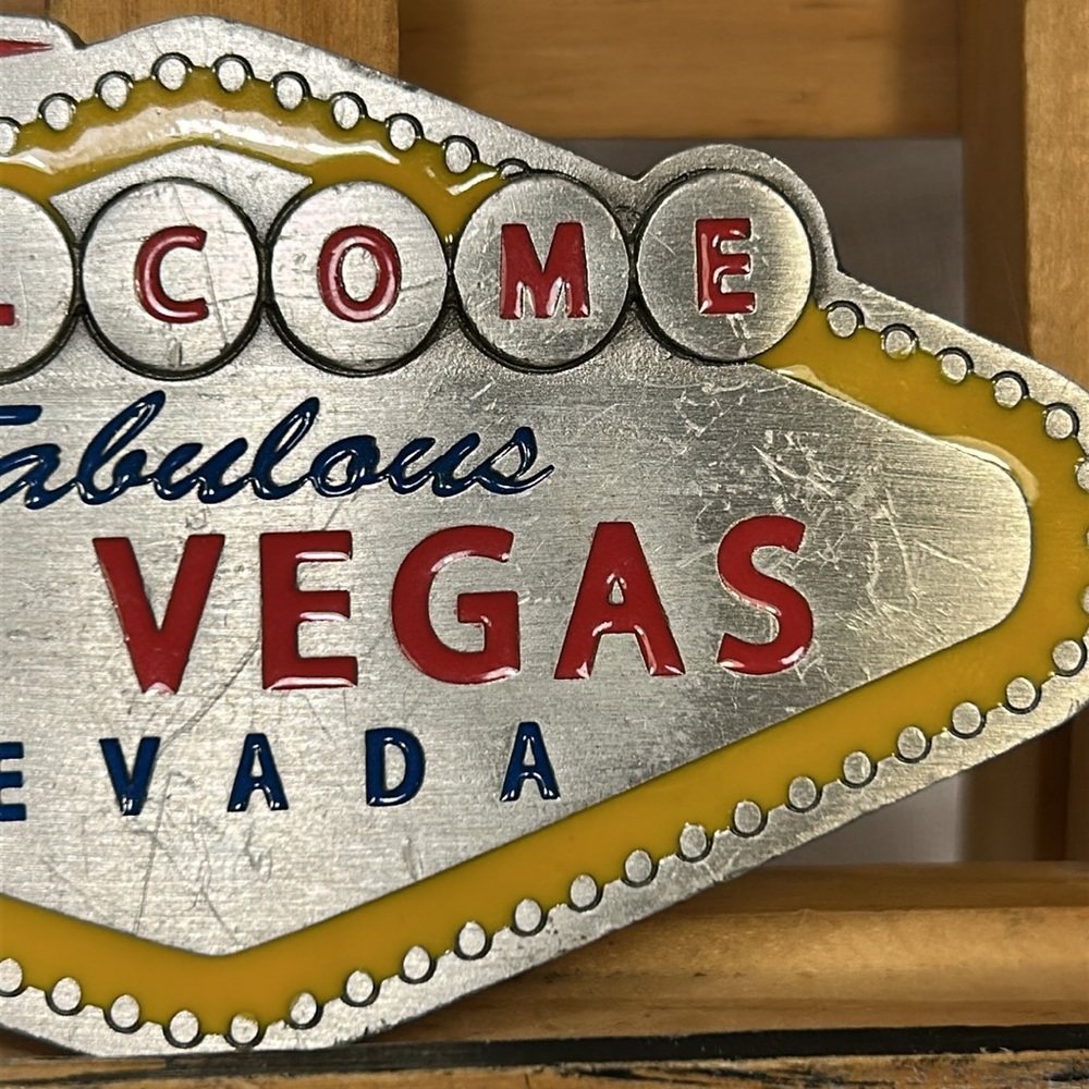 NWOT Las Vegas iconic sign belt bucket pewter - Picture 3 of 12